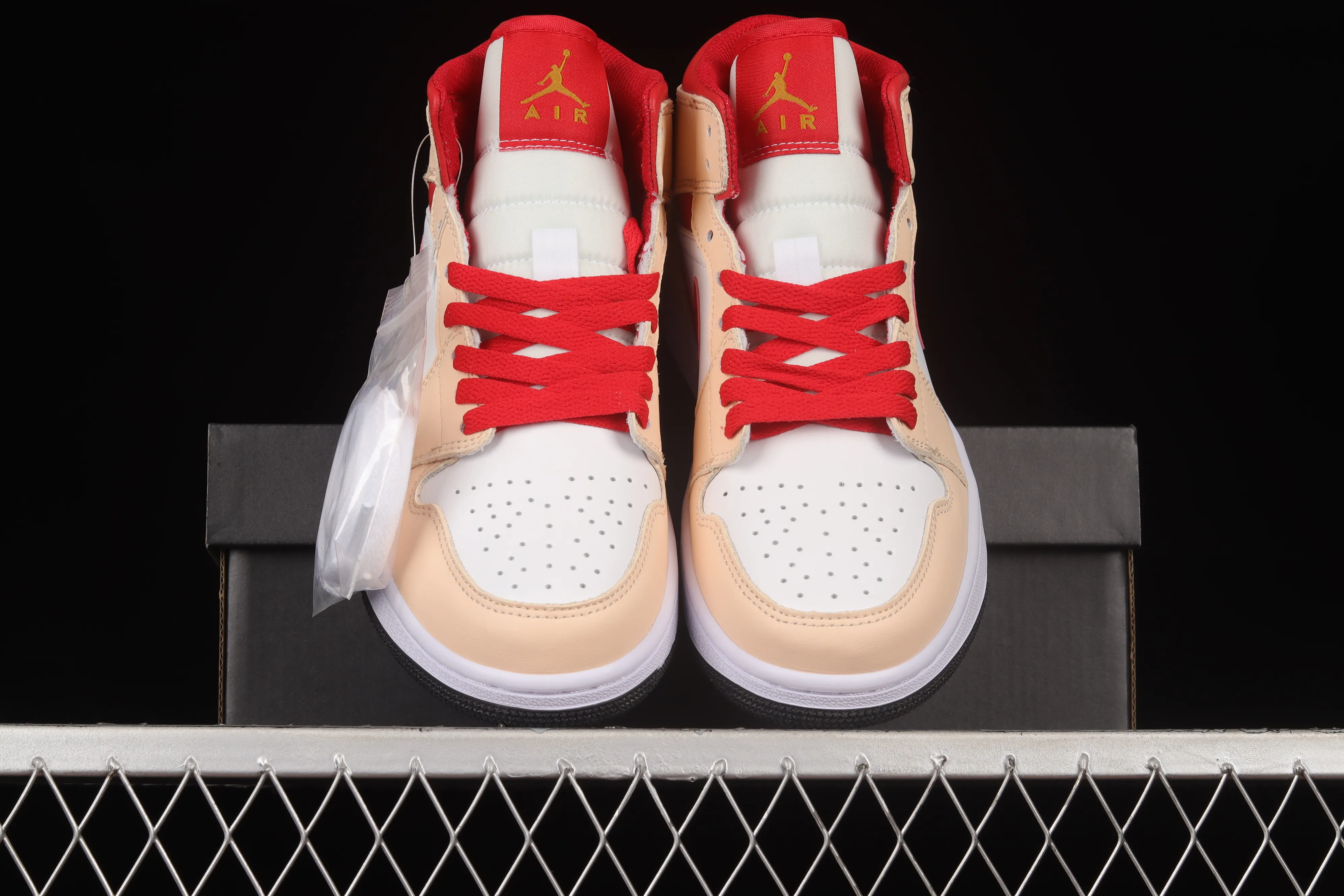 All categories Air Jordan Jordan series basketball shoes Air Jordan 1 Mid Air Jordan AJ1 Mid AJ1 Joe 1 white yellow red mid-top basketball shoes 554725-201